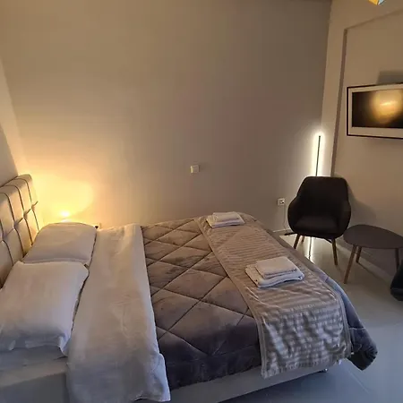 Serafeim Penzion Kími