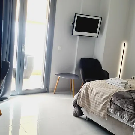 Serafeim Penzion Kími